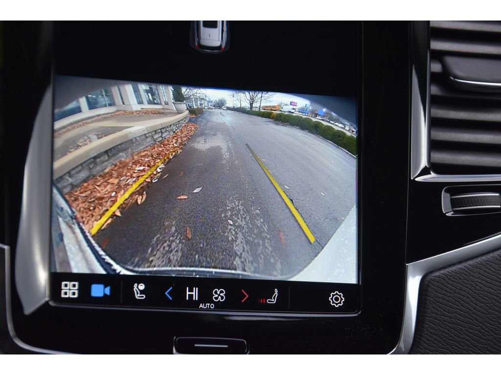 Certified 2023 Volvo XC90 B5 Plus image 23
