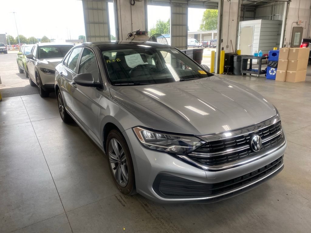 Used 2024 Volkswagen Jetta SE