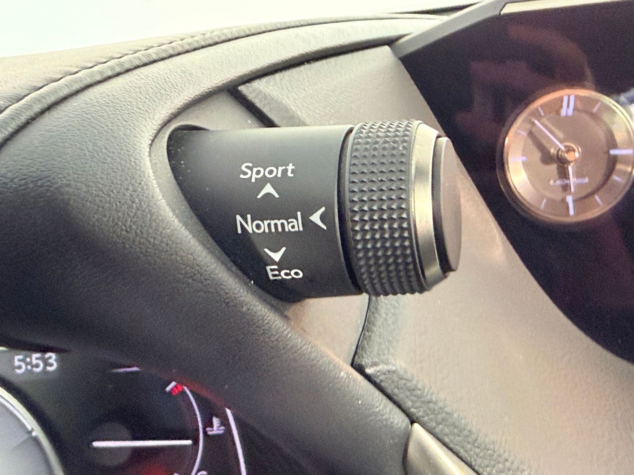Used 2020 Lexus ES 300h w/ Luxury Package FWD image 29