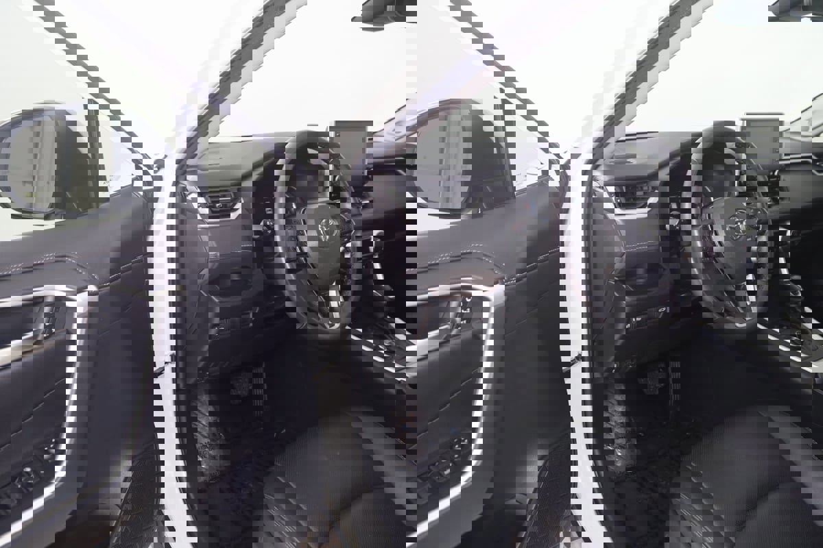 Used 2022 Toyota RAV4 Limited image 40