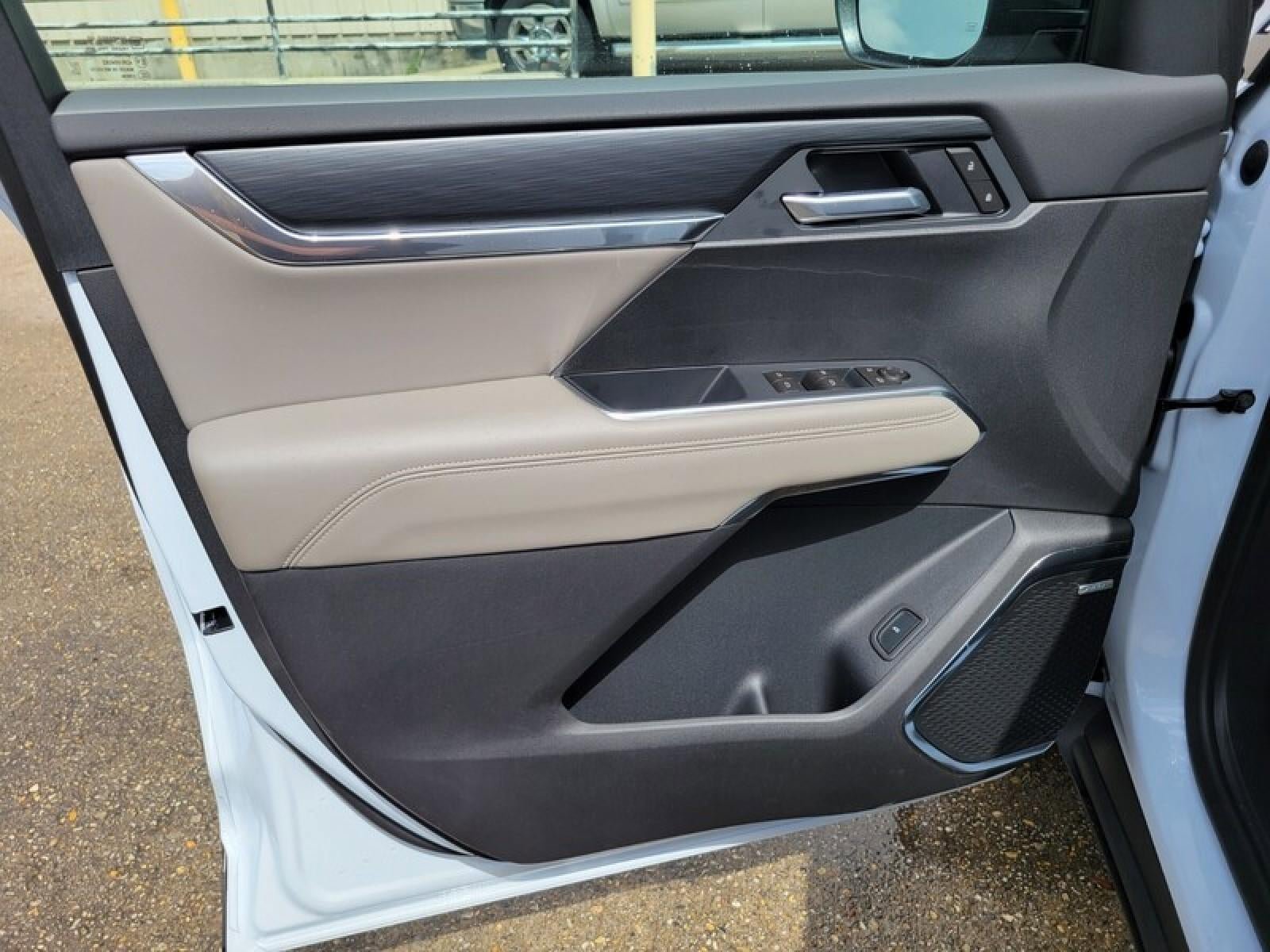 New 2026 GMC Acadia Elevation w/ Elevation Premium Package FWD image 24