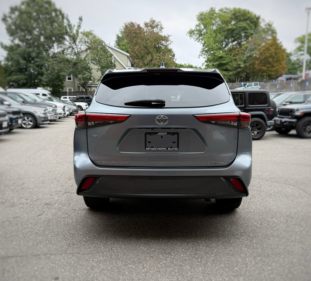 Used 2020 Toyota Highlander Limited FWD image 10