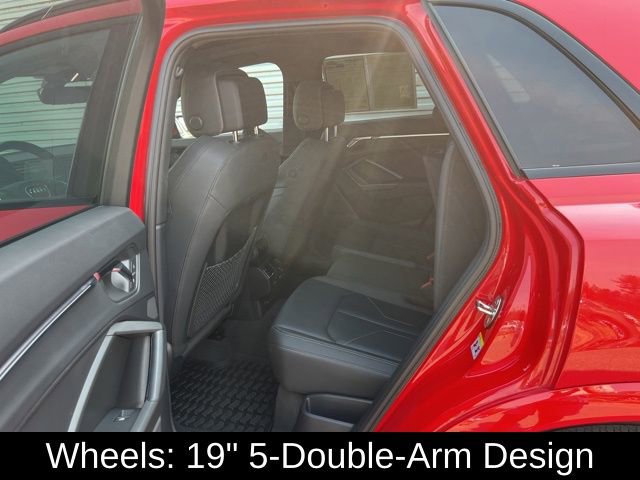 Used 2024 Audi Q3 2.0T Premium Plus image 32