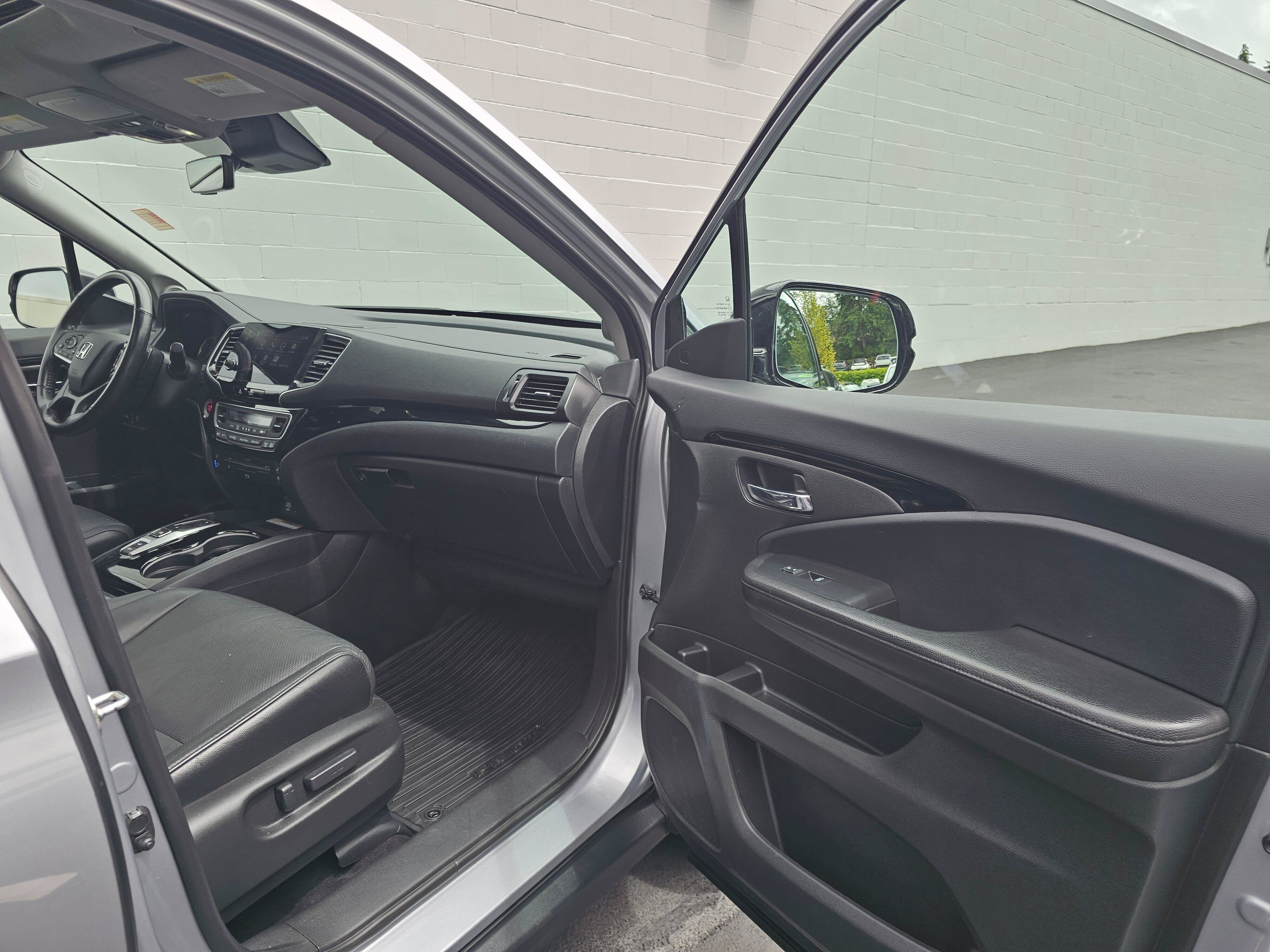 Used 2020 Honda Pilot Elite image 11