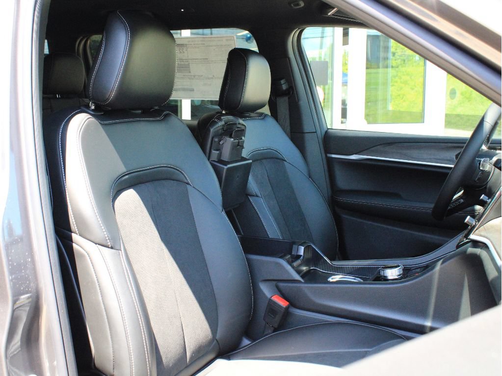 New 2026 Jeep Grand Cherokee L 4WD image 26