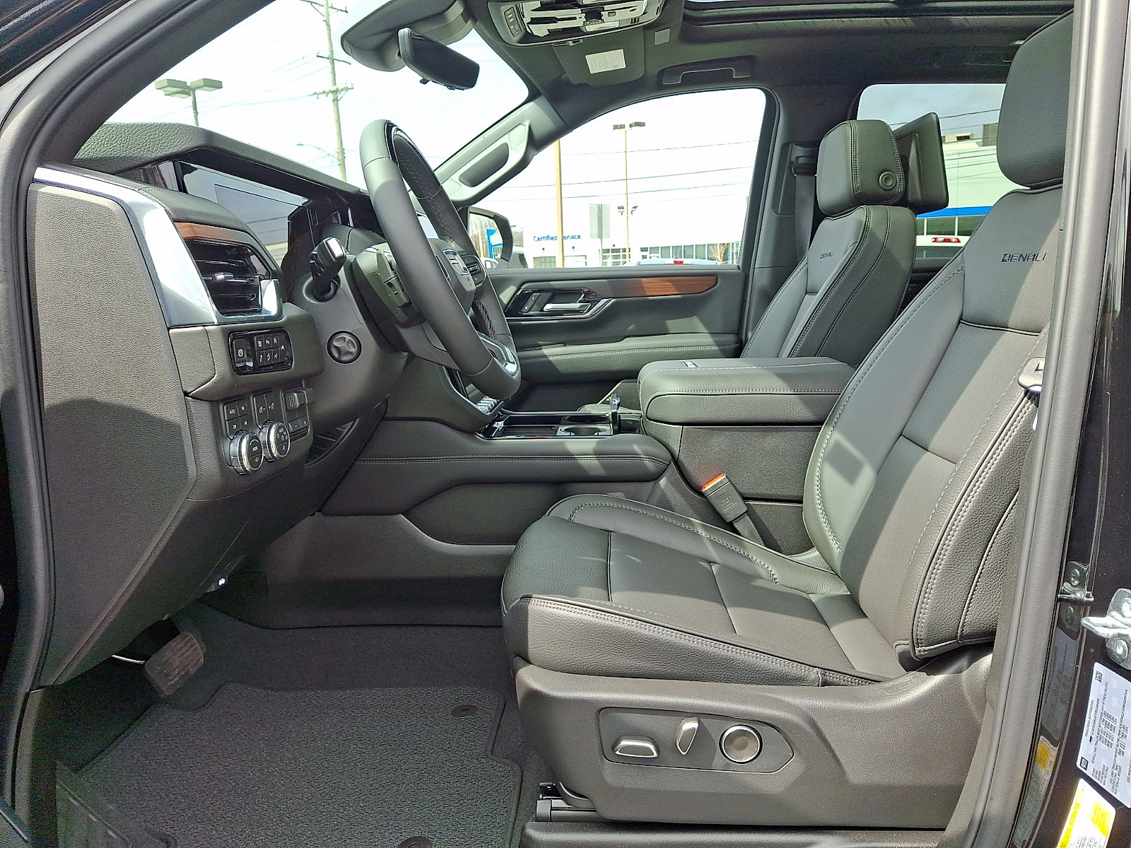 Certified 2026 GMC Yukon Denali w/ Denali Reserve Package image 15