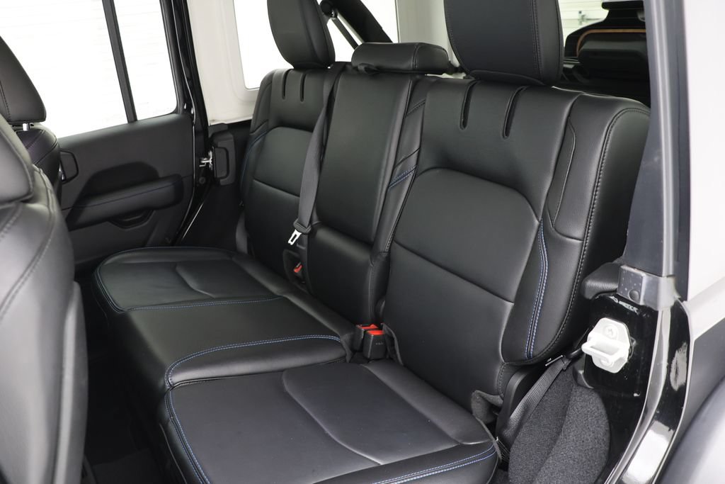 Used 2023 Jeep Wrangler Unlimited Rubicon 4xe w/ Cold Weather Group AWD/4WD image 13