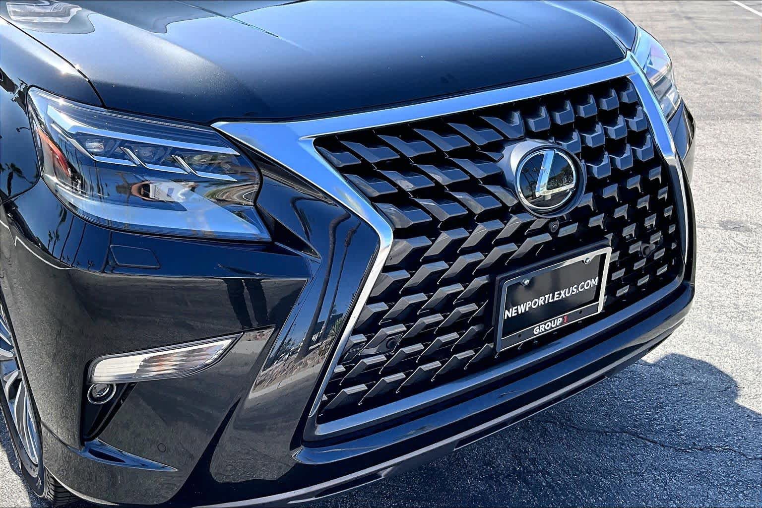 Used 2023 Lexus GX 460 Luxury w/ Accessory Package AWD/4WD image 28