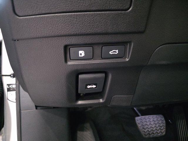 Certified 2025 Lexus ES 300h w/ Premium Package image 26