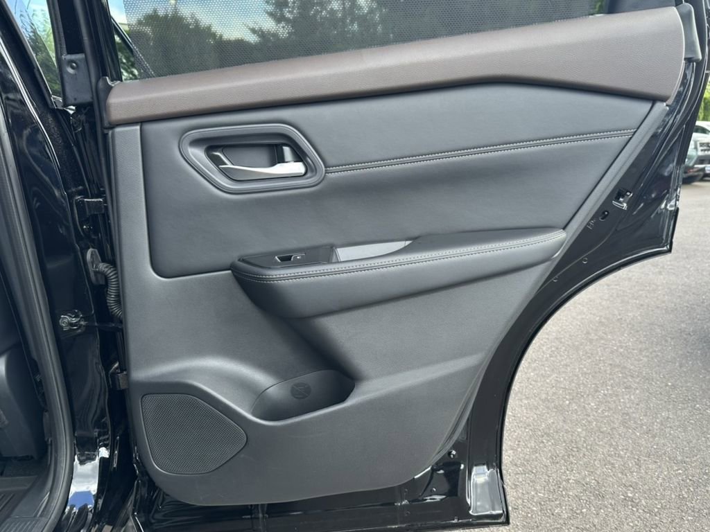 Certified 2023 Nissan Rogue SL w/ SL Premium Package image 30