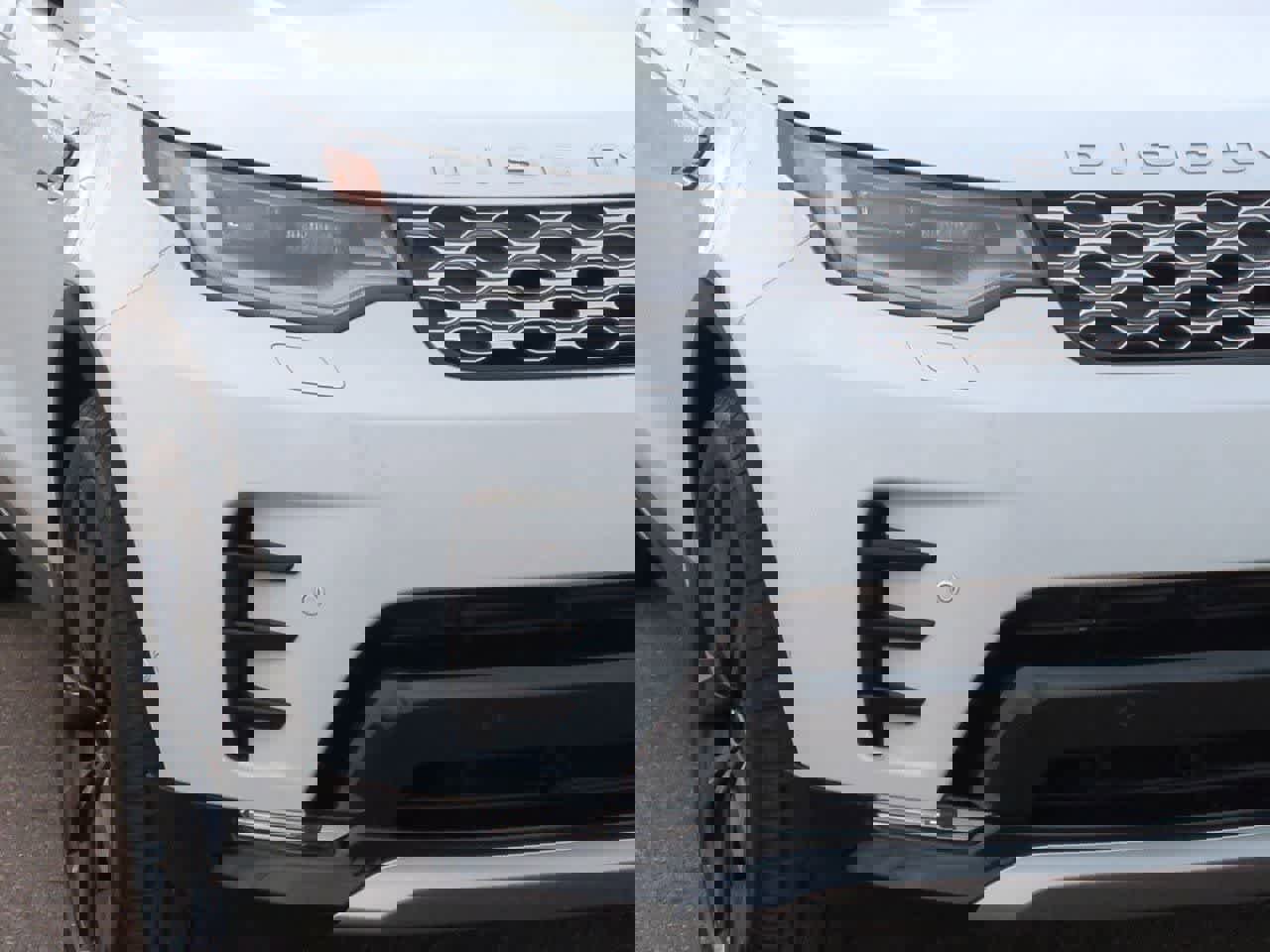 New 2026 Land Rover Discovery Limited Edition image 10