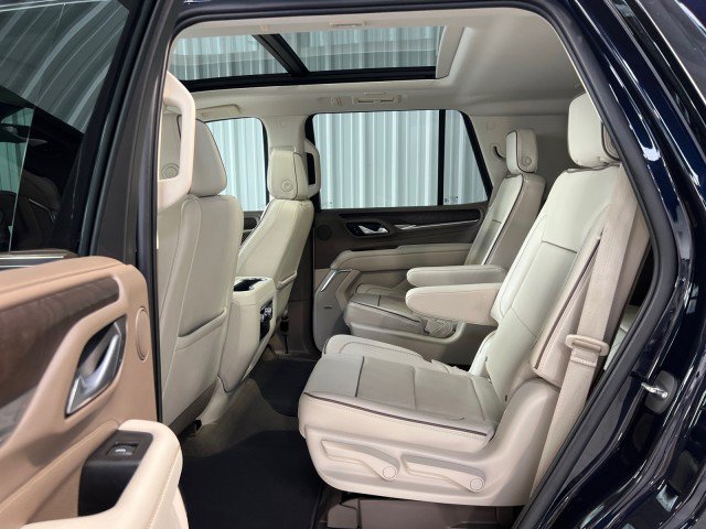 Used 2022 GMC Yukon Denali w/ Denali Premium Package image 14