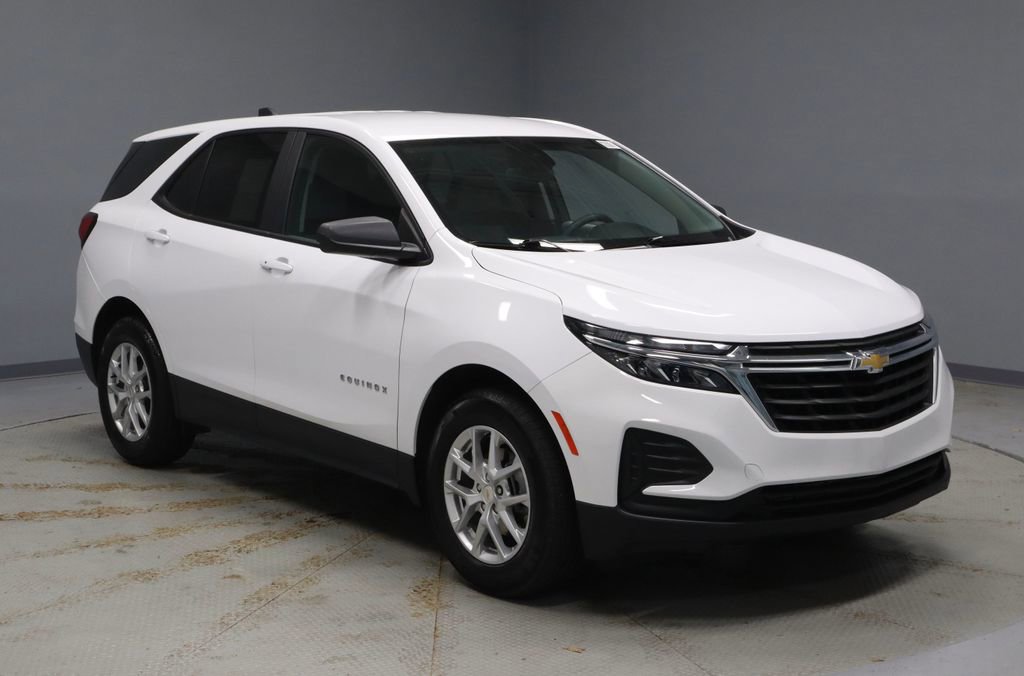 Used 2024 Chevrolet Equinox LS w/ LS Convenience Package image 1