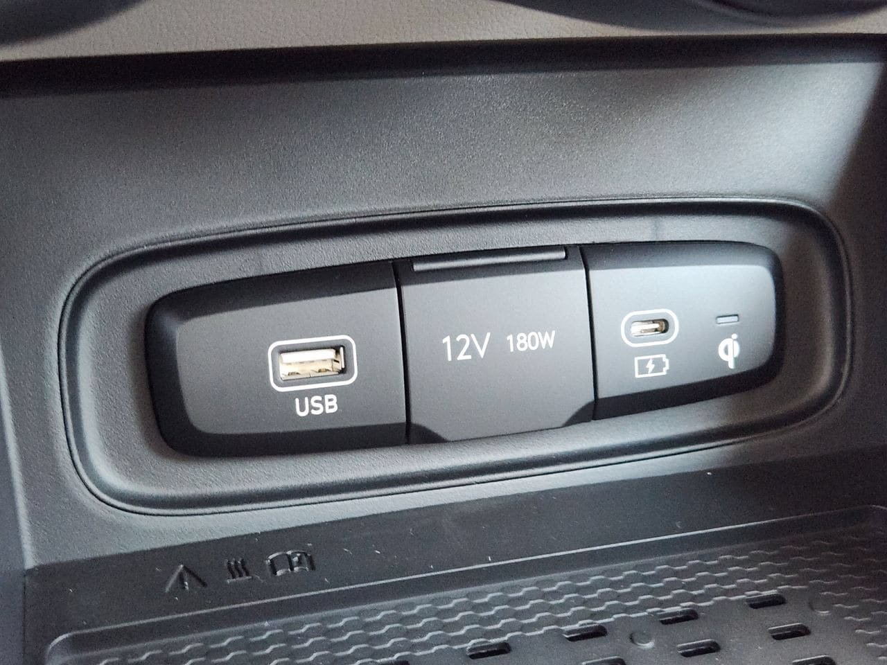 New 2026 Hyundai Venue SEL FWD image 16