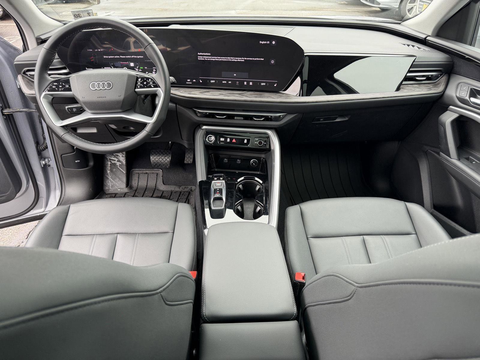 Used 2025 Audi Q5 Premium w/ Convenience Package image 16