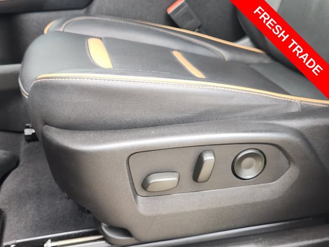 Used 2024 GMC Yukon AT4 w/ Technology Package AWD/4WD image 23