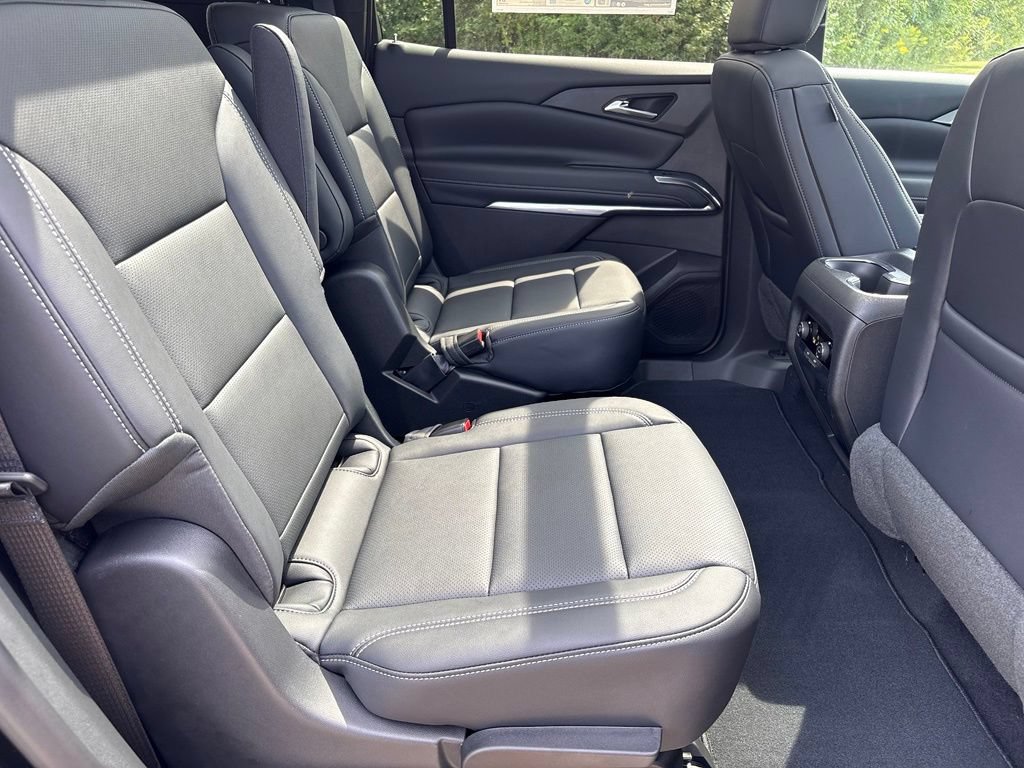New 2027 Chevrolet Traverse LT w/ Sun and Wheel Package AWD/4WD image 38