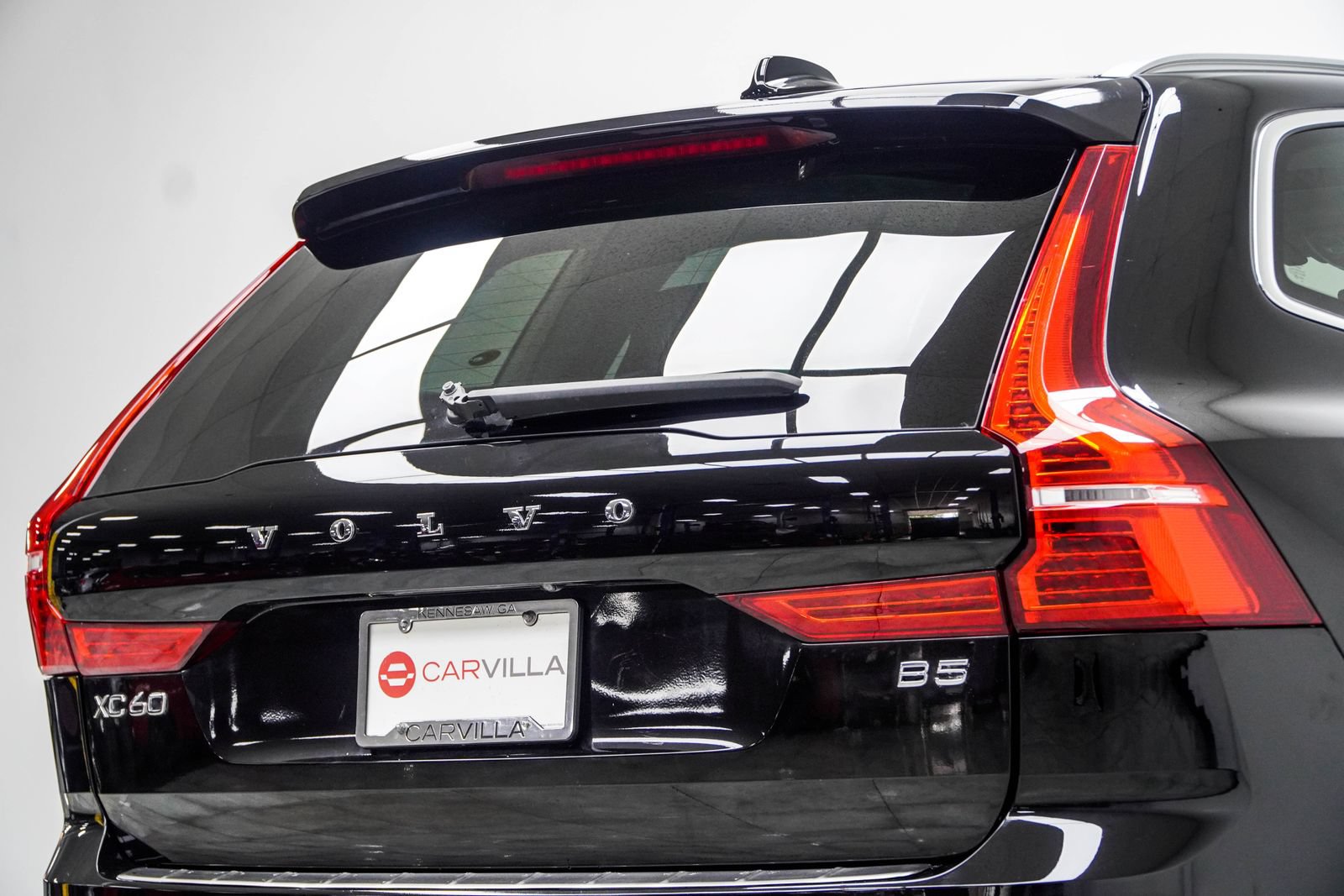 Used 2023 Volvo XC60 B5 Plus w/ Protection Package Premier FWD image 13
