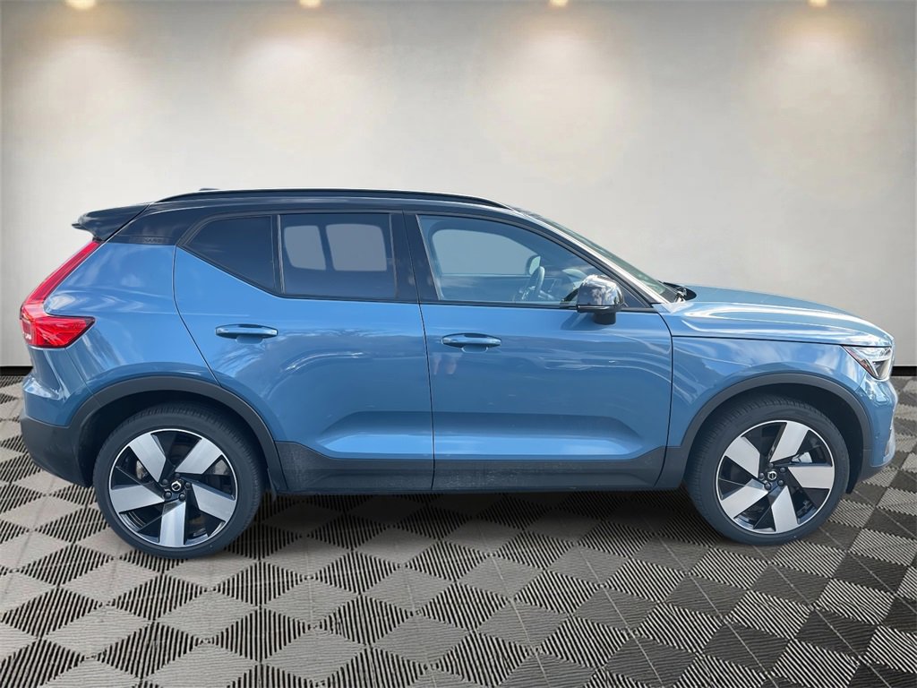 Used 2024 Volvo XC40 Recharge Plus w/ Protection Package Premier image 2
