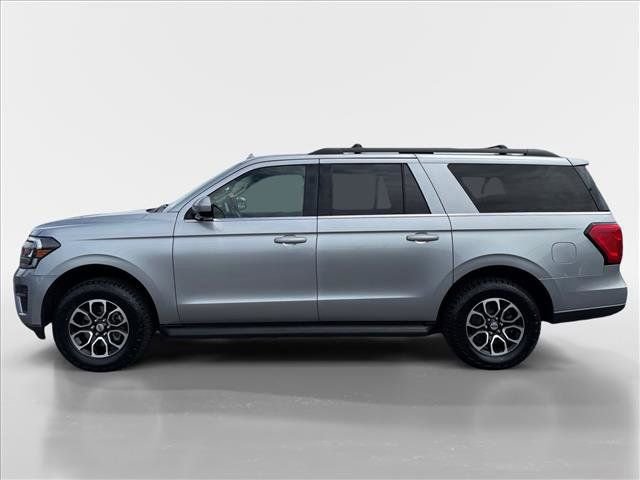 Used 2024 Ford Expedition Max XLT AWD/4WD image 3