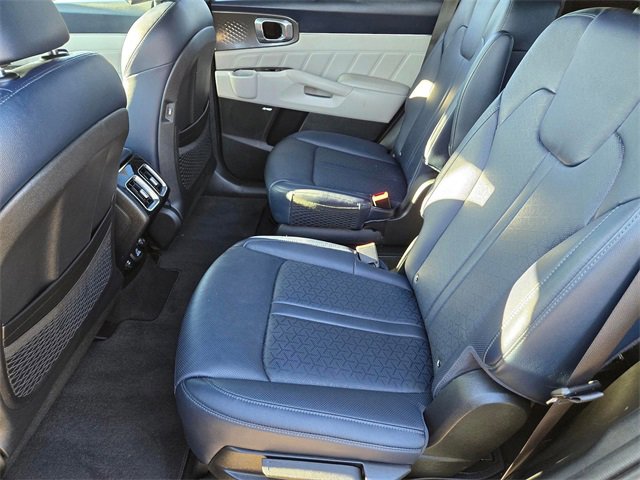 Used 2023 Kia Sorento SX Prestige image 12