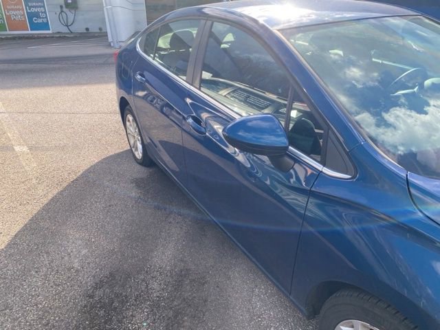 Used 2019 Chevrolet Cruze LT w/ Convenience Package image 17