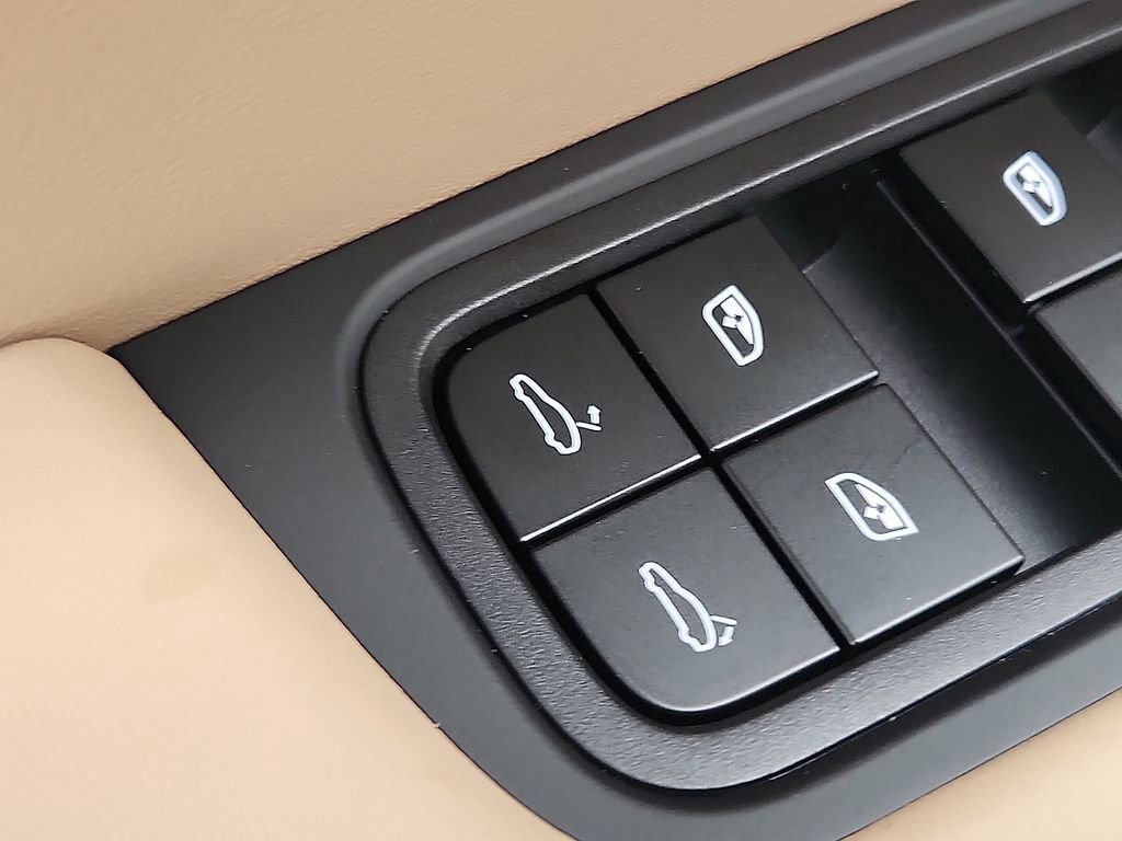 New 2025 Porsche Cayenne image 20