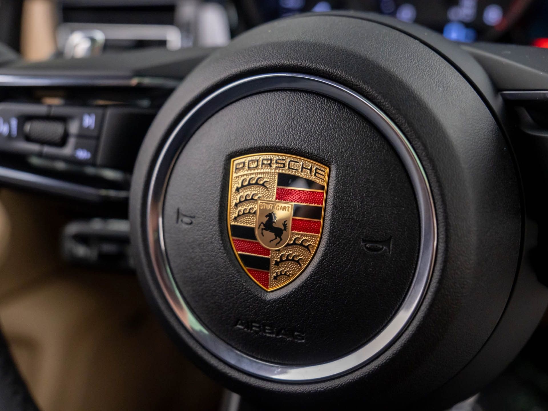 Certified 2025 Porsche Macan image 23