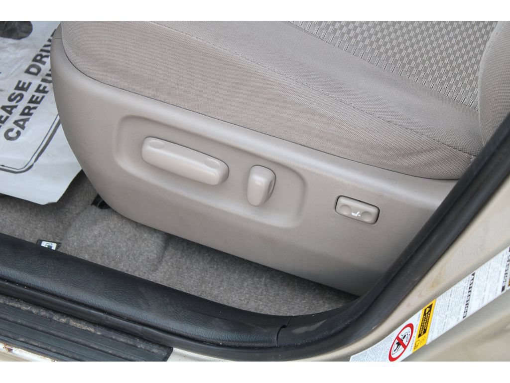 Used 2006 Toyota RAV4 Limited AWD/4WD image 20