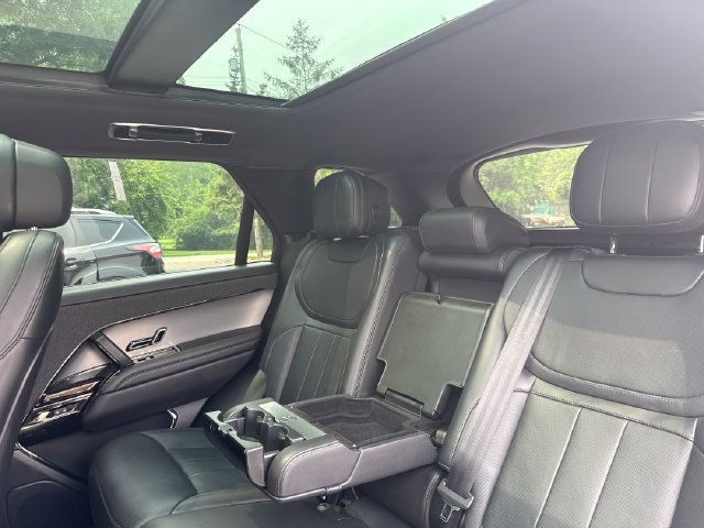 Used 2025 Land Rover Range Rover Sport SE AWD/4WD image 19