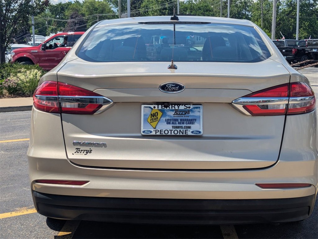 Used 2019 Ford Fusion S image 4