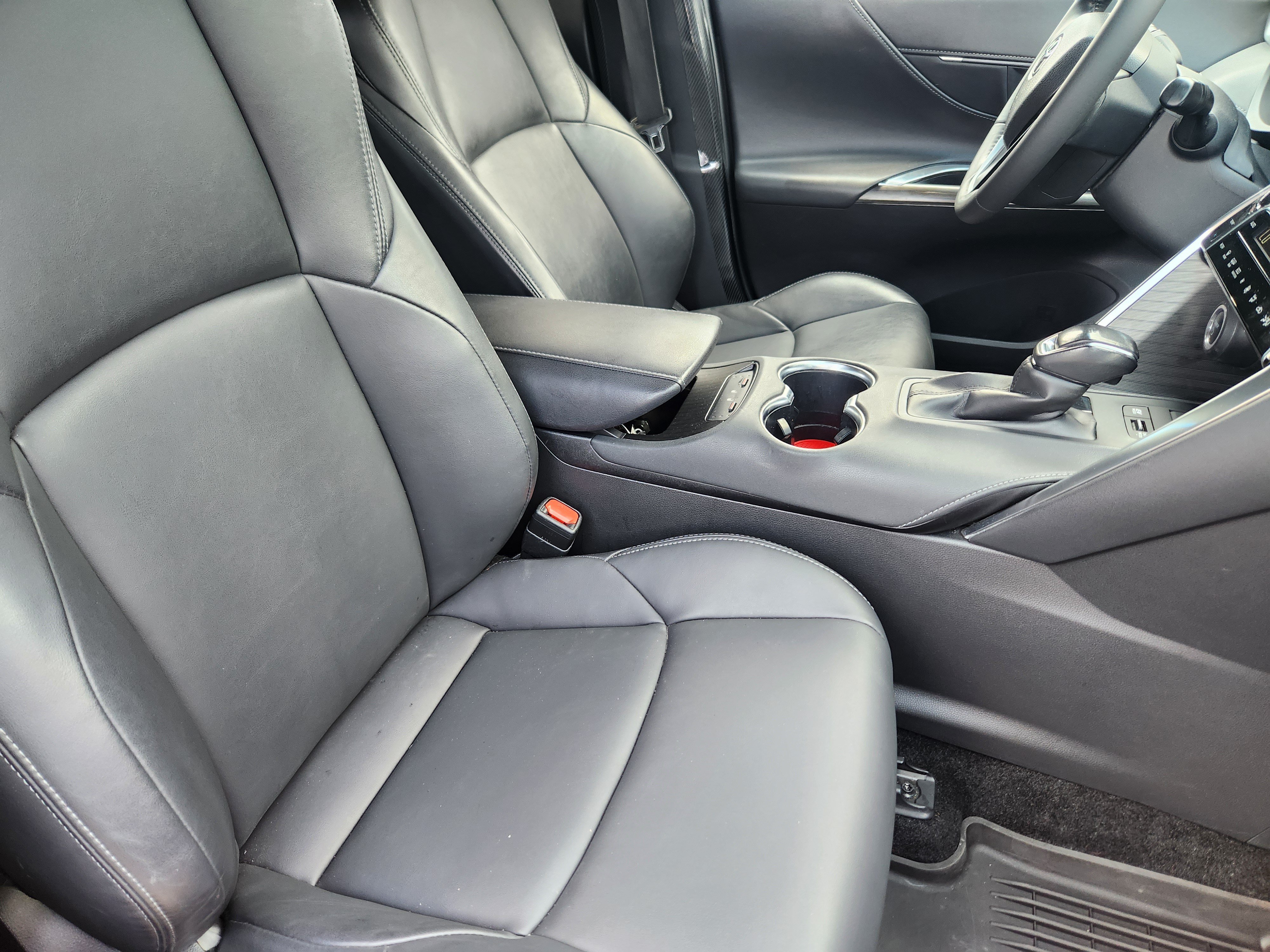 Used 2023 Toyota Venza Nightshade AWD/4WD image 11