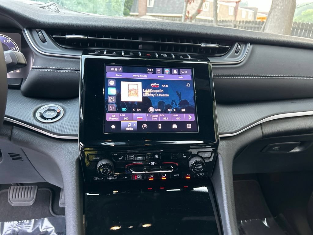 New 2025 Jeep Grand Cherokee L Laredo AWD/4WD image 20