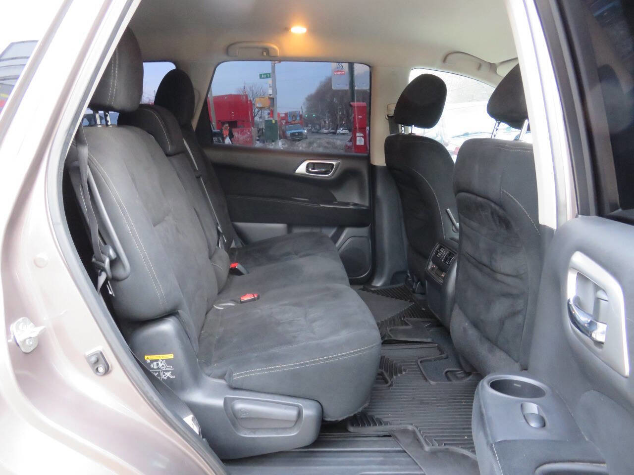 Used 2013 Nissan Pathfinder SV AWD/4WD image 18