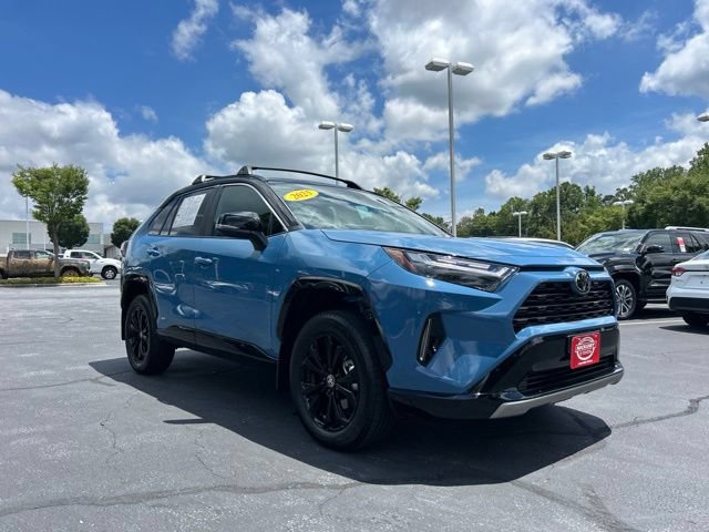 Used 2025 Toyota RAV4 XSE AWD/4WD image 4