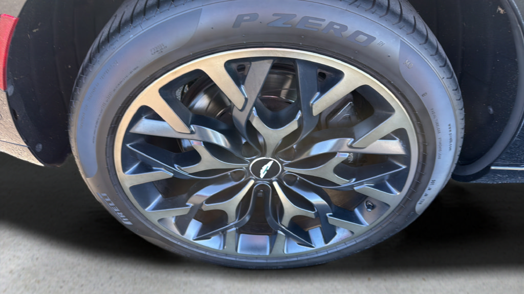 Used 2021 Aston Martin DBX AWD/4WD image 12