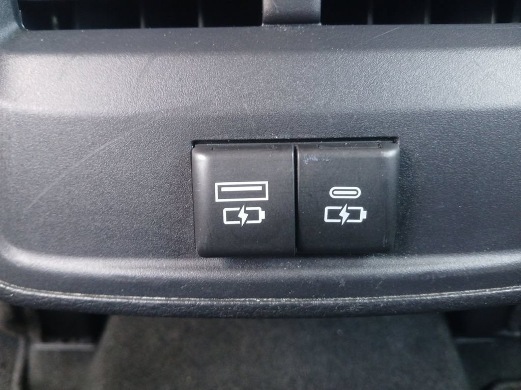 Used 2022 Toyota Avalon XLE FWD image 27