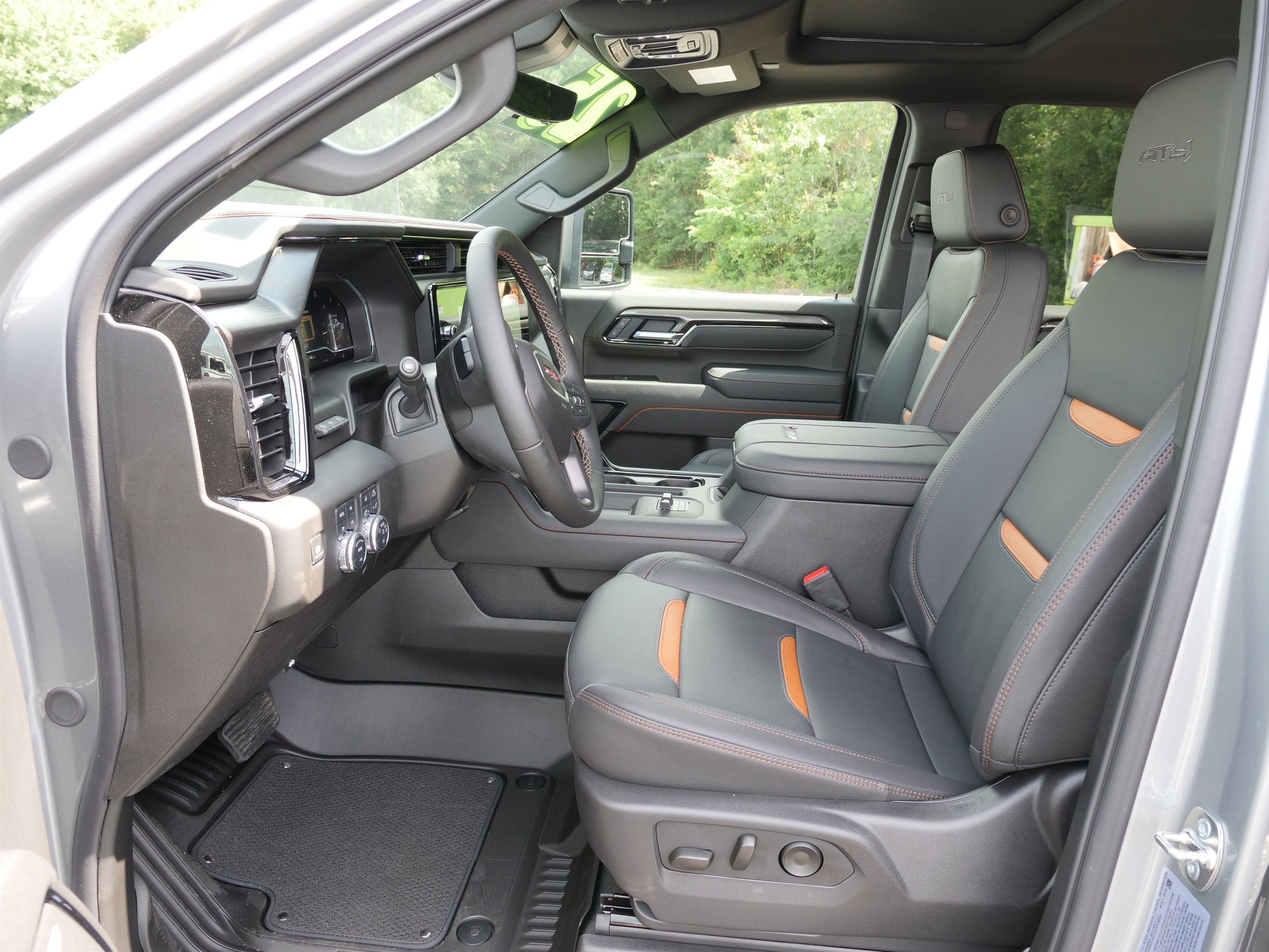 New 2025 GMC Sierra 2500 AT4 w/ AT4 Premium Plus Package image 14