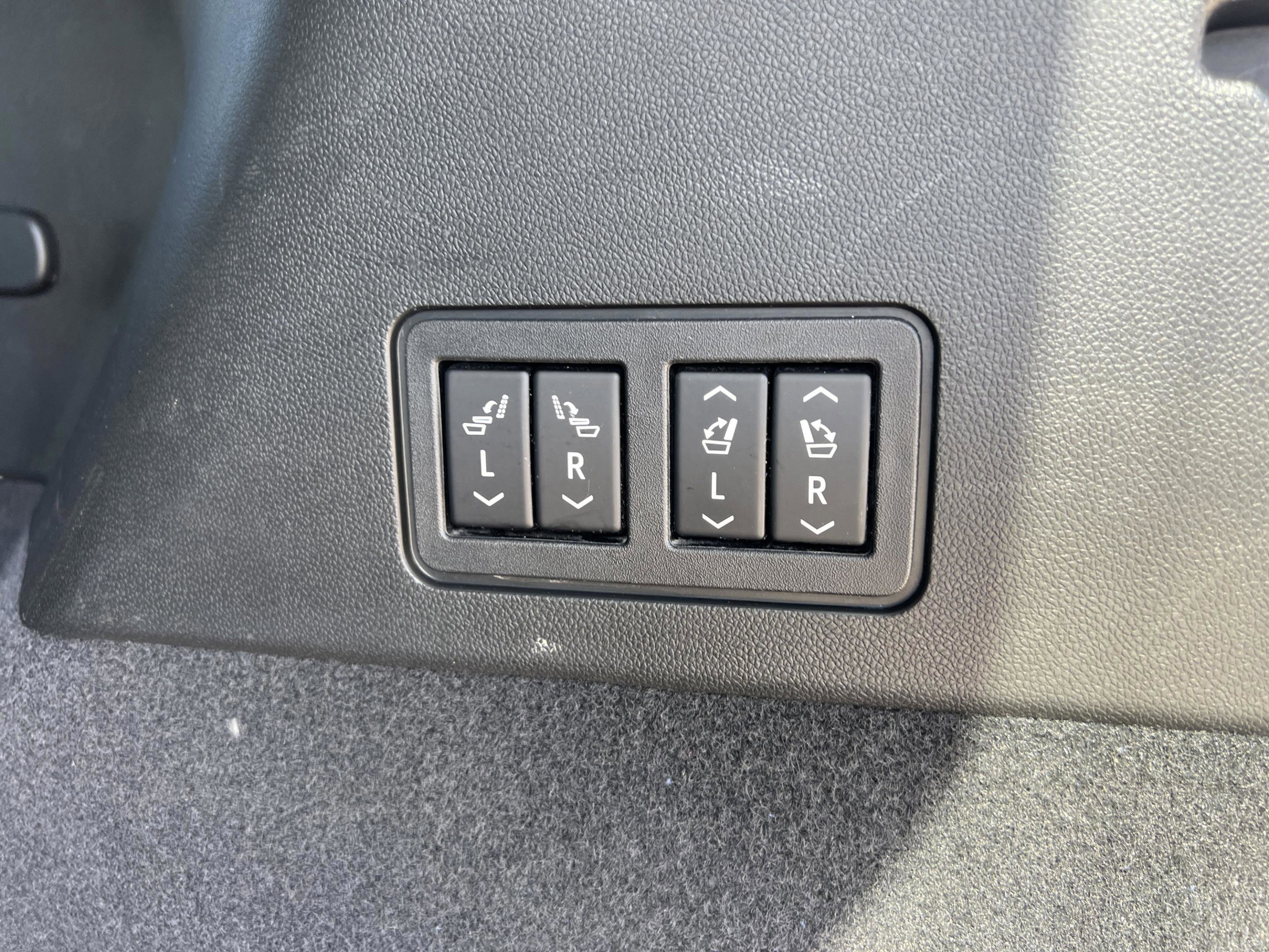 Used 2020 Cadillac XT6 Premium Luxury image 37