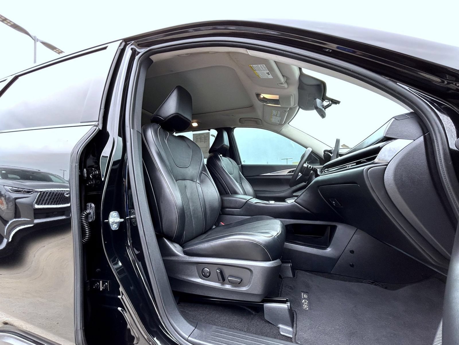 Certified 2023 INFINITI QX60 Luxe w/ Cargo Package AWD/4WD image 15