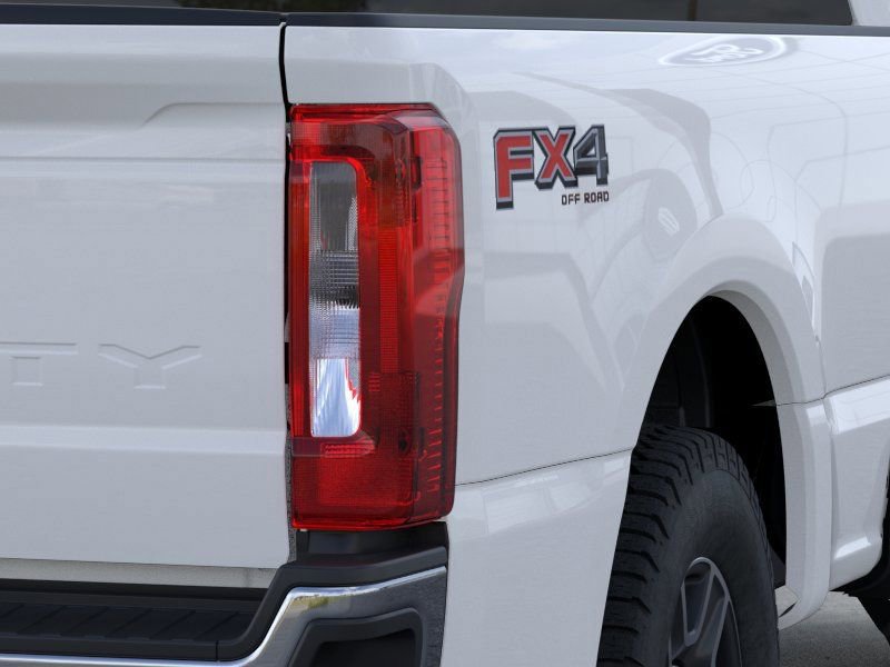 New 2025 Ford F350 XLT w/ FX4 Off-Road Package image 21