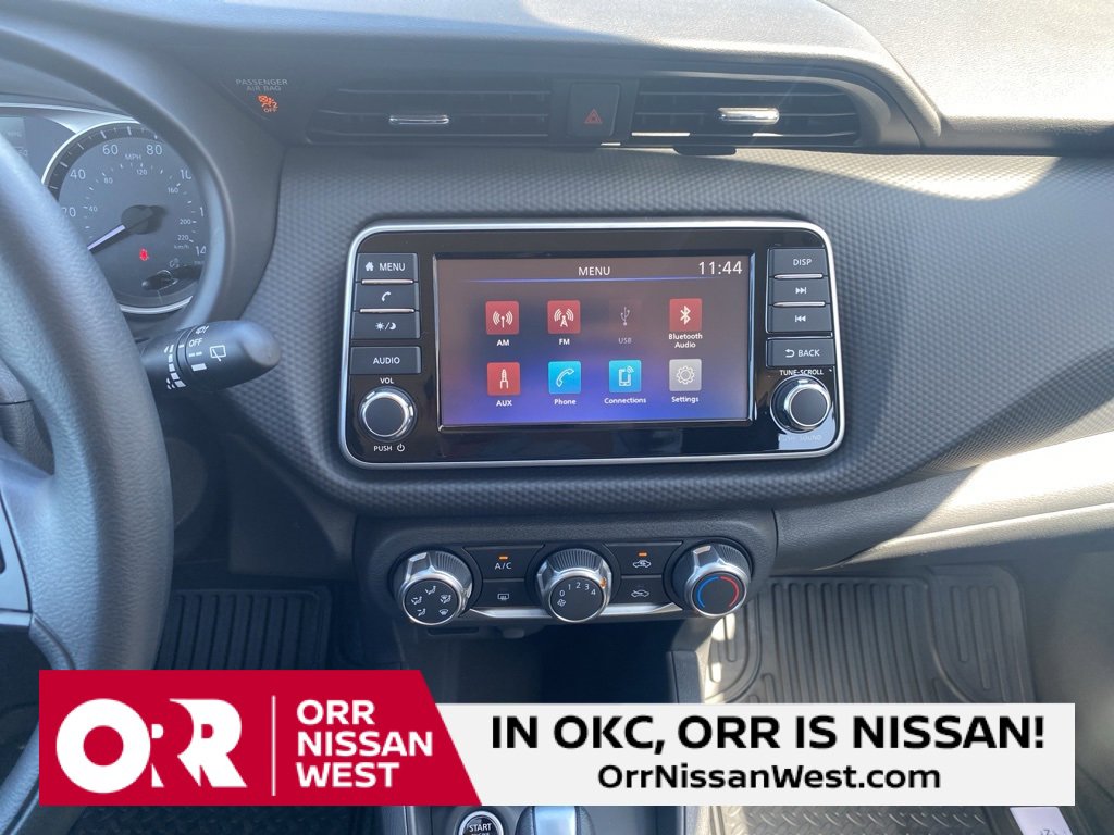 New 2025 Nissan Kicks Play S image 24