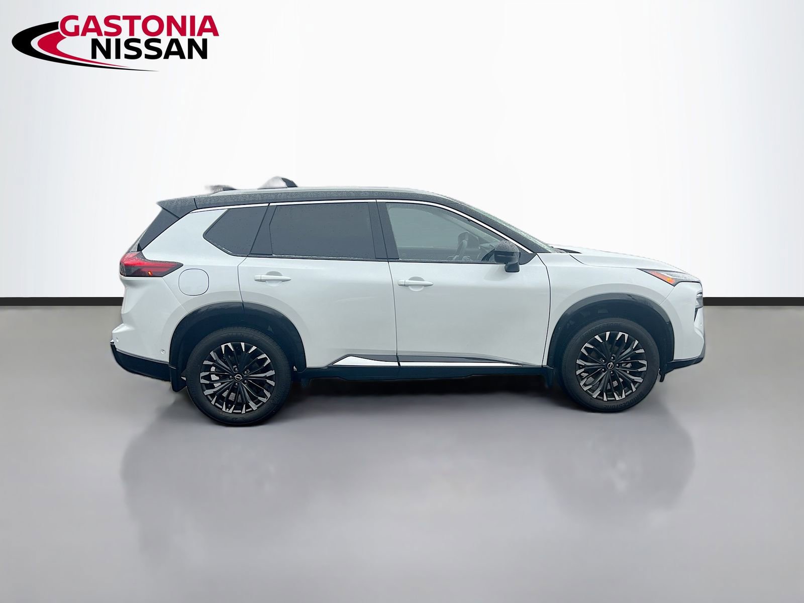 Used 2026 Nissan Rogue Platinum w/ Platinum Premium Package image 10