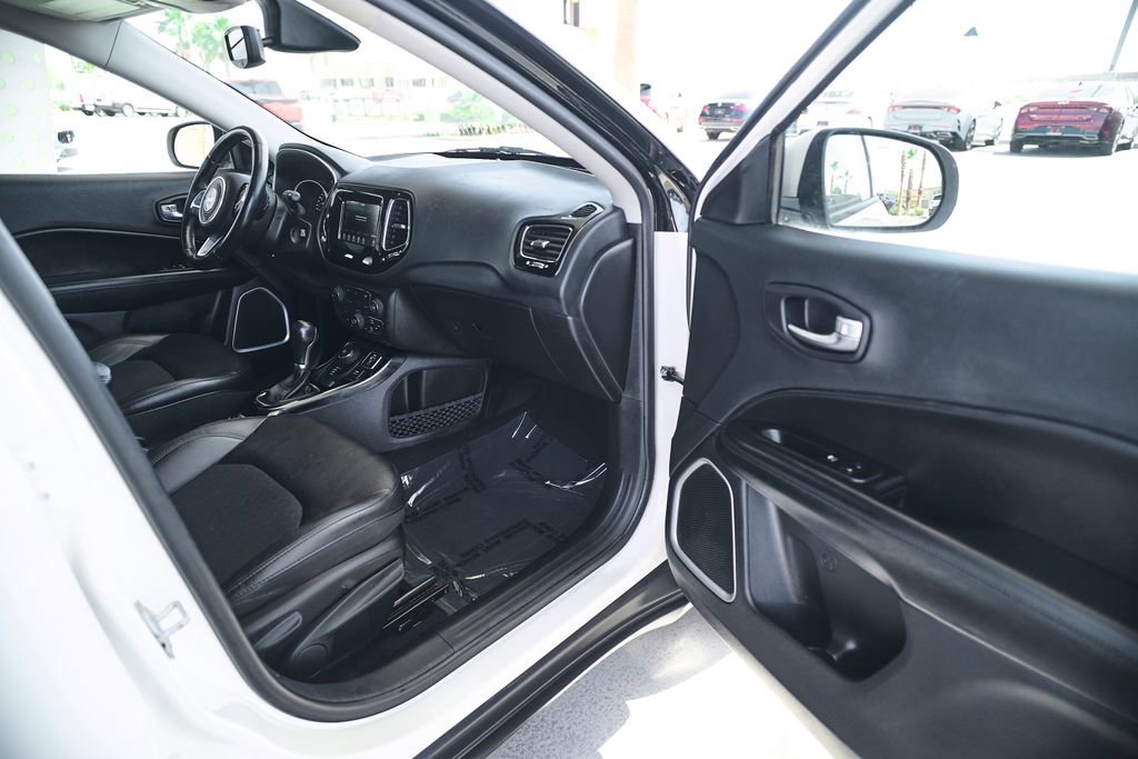 Used 2021 Jeep Compass Latitude AWD/4WD image 11