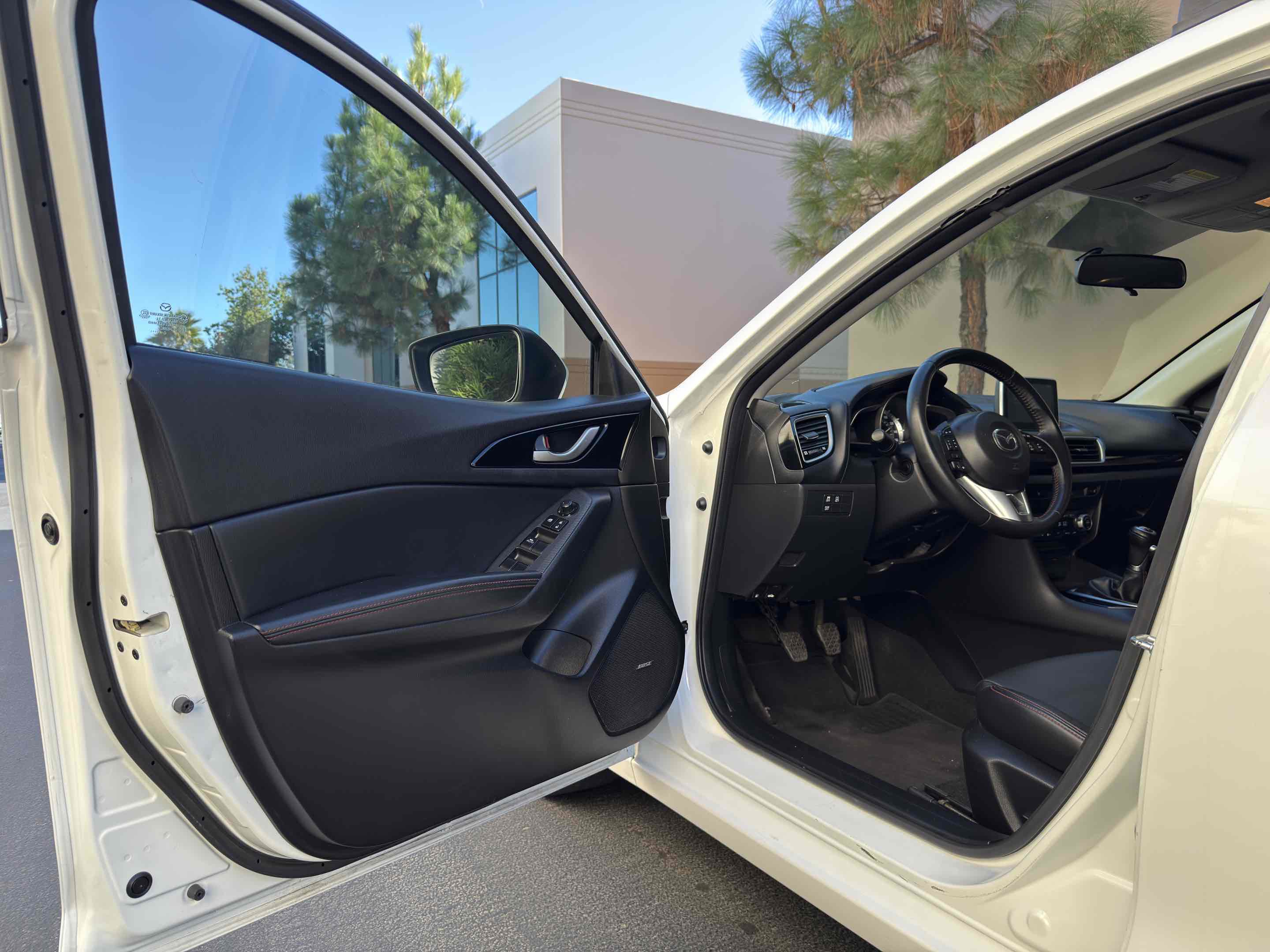 Used 2015 MAZDA MAZDA3 i Grand Touring image 26