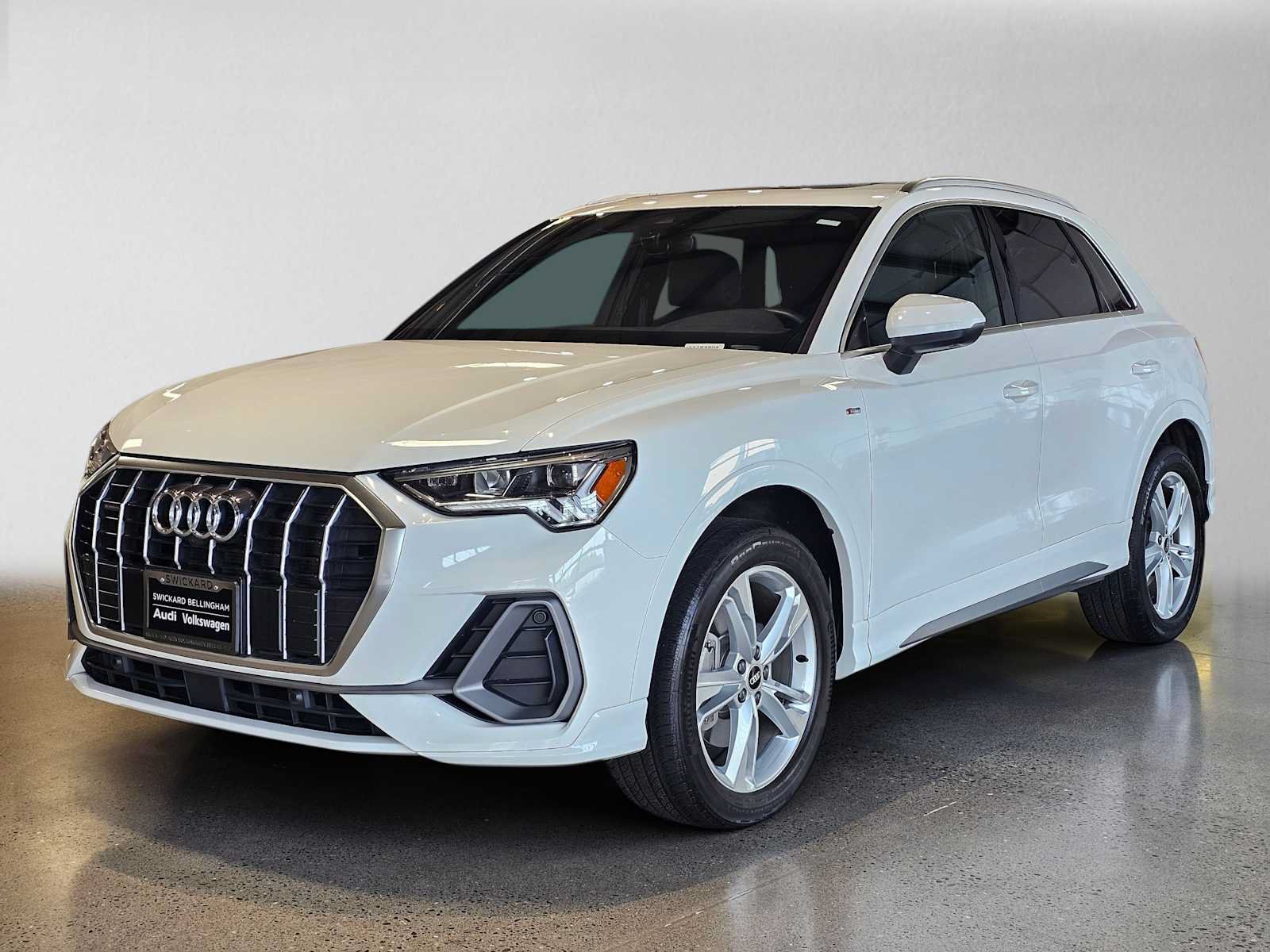 Used 2023 Audi Q3 2.0T Premium Plus w/ Premium Plus Package AWD/4WD image 7