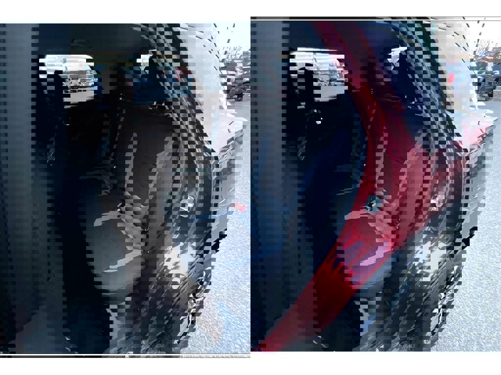 Used 2025 Chevrolet TrailBlazer LT image 28