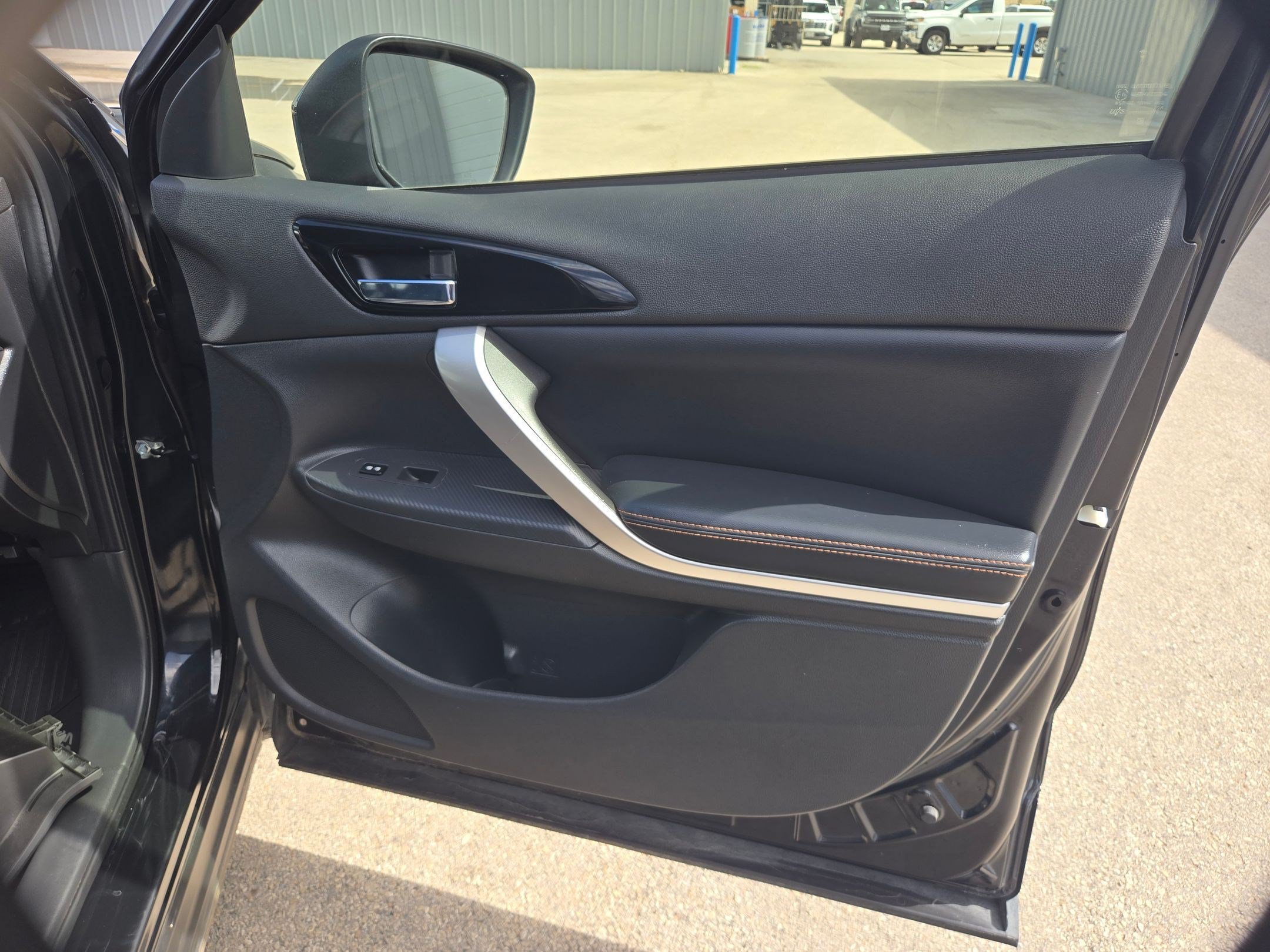 Used 2020 Mitsubishi Eclipse Cross FWD image 26