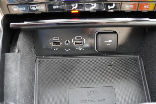 Certified 2022 Jeep Grand Cherokee Limited w/ Luxury Tech Group II image 31