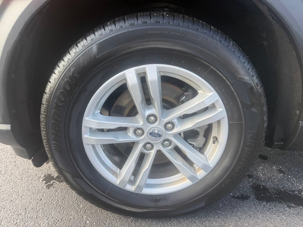 Used 2024 Ford Explorer XLT w/ Equipment Group 202A AWD/4WD image 14